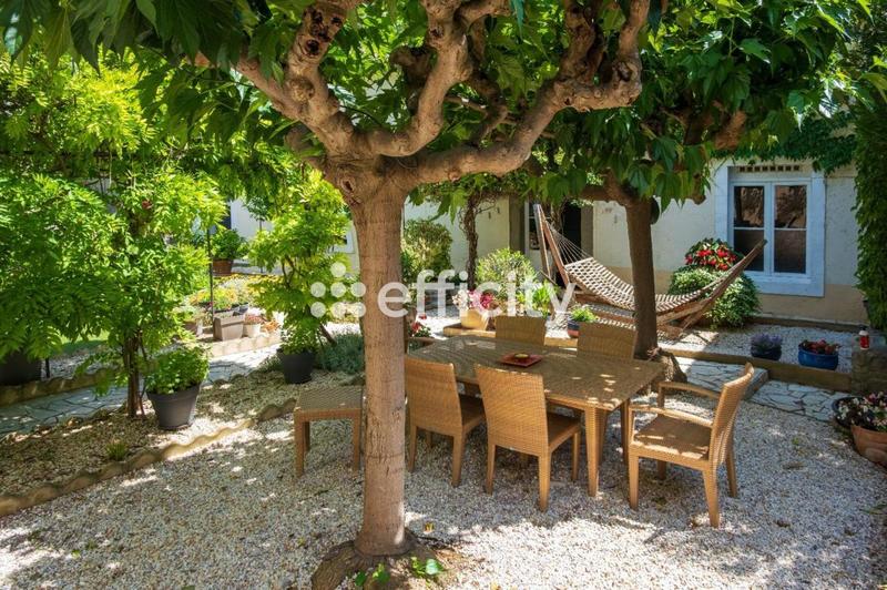 Maison - 277 m² - 12 pièces