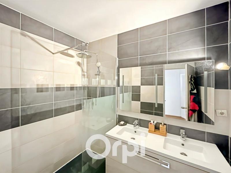 Appartement - 76 m² - 3 pièces