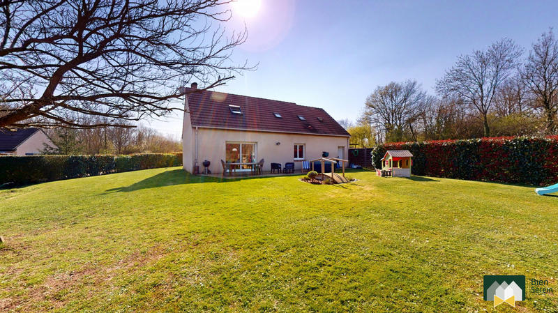 Maison traditionnelle - 125 m² - 6 pièces