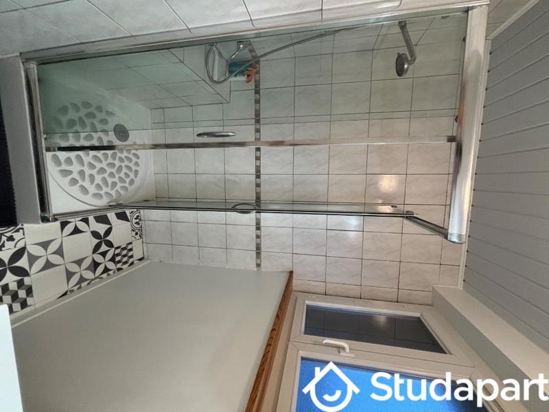 Chambre - 9 m² - 1 pièce