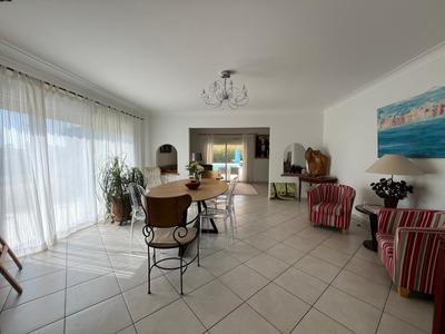 Maison - 180 m² - 5 pièces