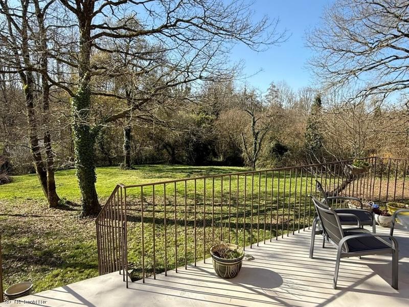 Propriété - 172 m² - 7 pièces