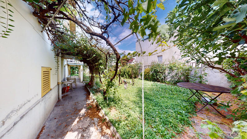 Maison - 250 m² - 5 pièces