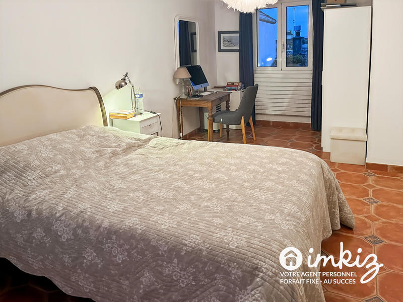 Maison - 228 m² - 8 pièces