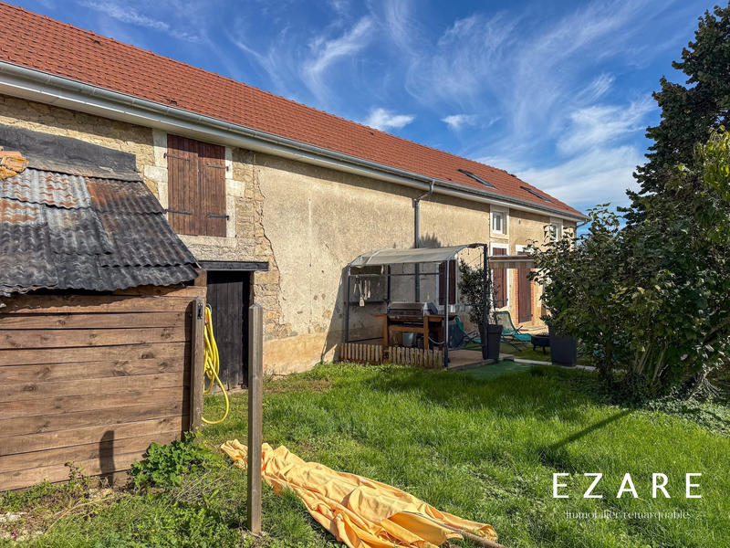 Maison - 700 m² - 6 pièces