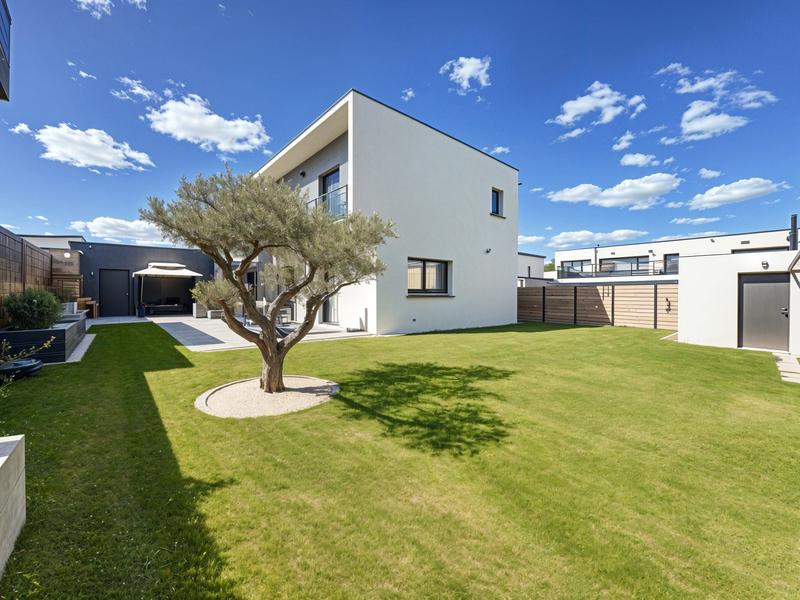 Maison contemporaine - 167 m² - 6 pièces