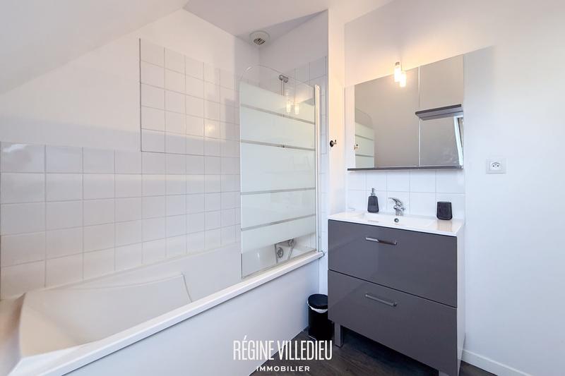 Maison - 92 m² - 5 pièces