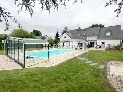 Maison - 232 m² - 11 pièces