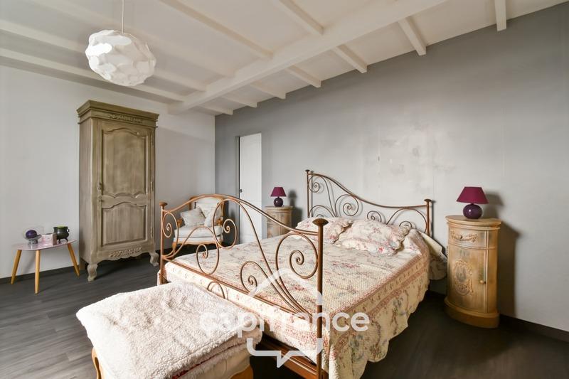 Maison - 268 m² - 10 pièces