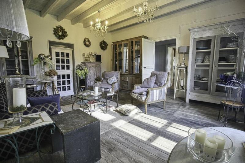 Propriété - 291 m² - 15 pièces