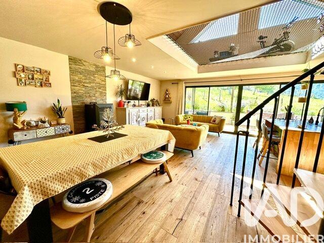 Châlet - 339 m² - 13 pièces