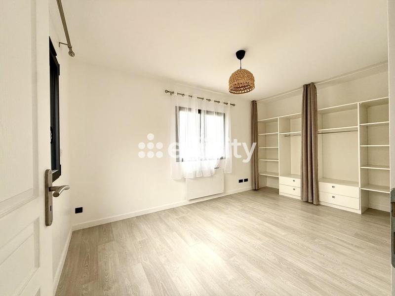 Maison - 147 m² - 6 pièces