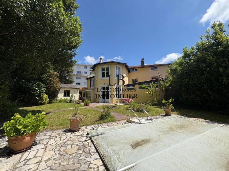 Maison - 173 m² - 8 pièces