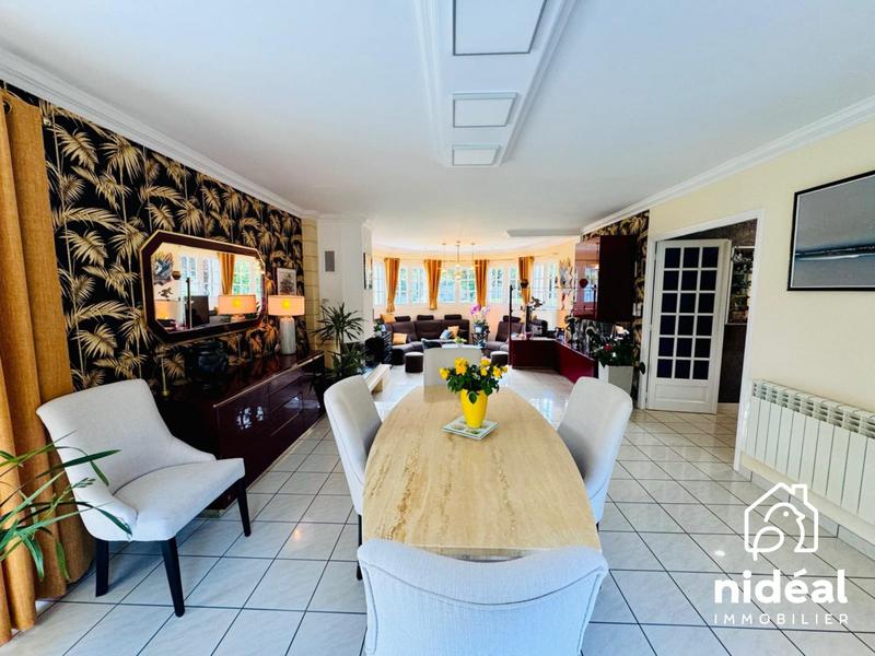 Maison - 152 m² - 6 pièces