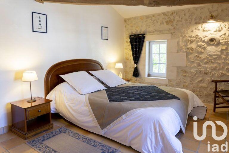 Maison - 560 m² - 12 pièces