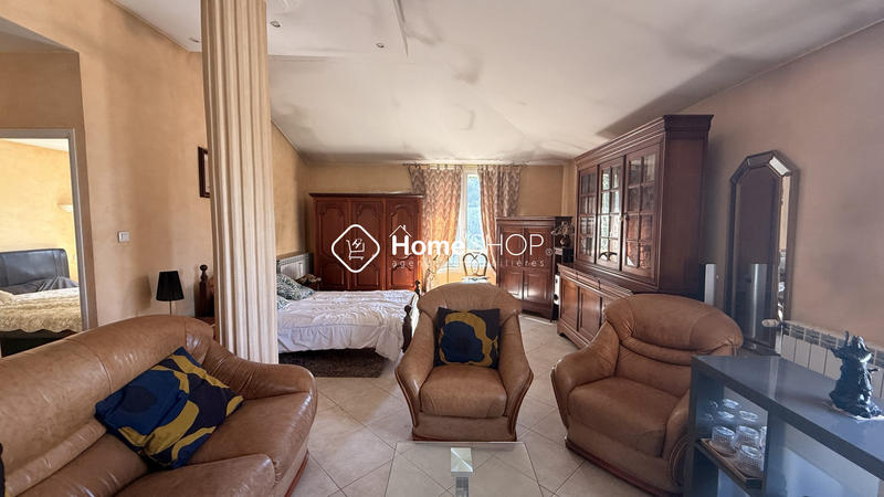 Maison traditionnelle - 157 m² - 3 pièces