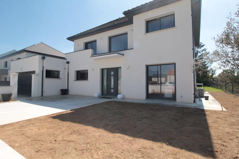 Maison contemporaine - 215 m² - 7 pièces