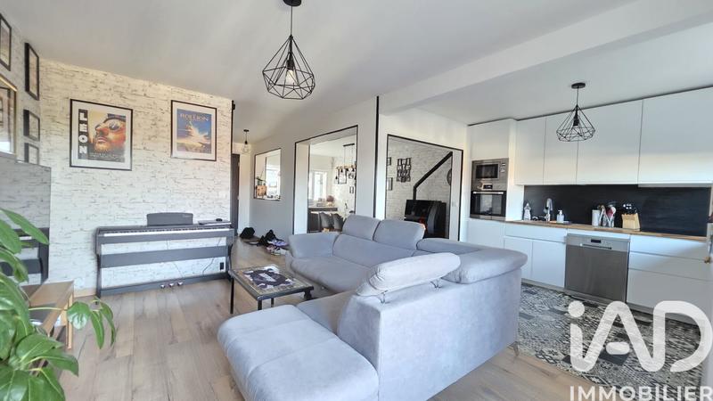 Maison - 92 m² - 5 pièces