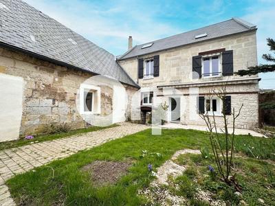 Maison - 300 m² - 9 pièces