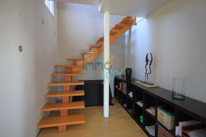 Maison - 216 m² - 8 pièces