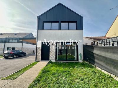 Maison - 81 m² - 4 pièces