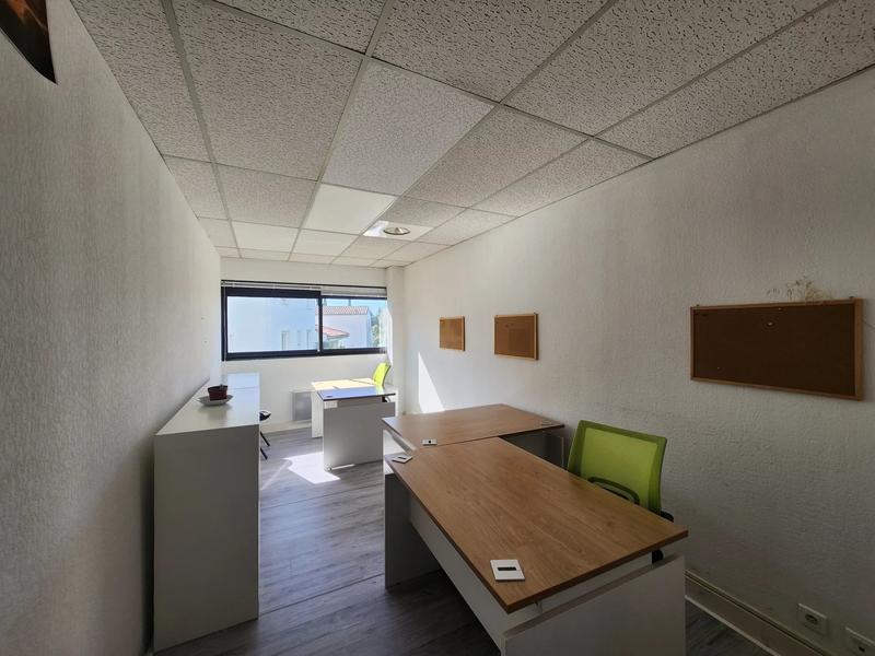 Bureau - 120 m² - 6 pièces