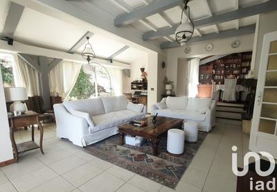 Maison - 181 m² - 6 pièces