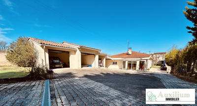 Maison traditionnelle - 103 m² - 6 pièces