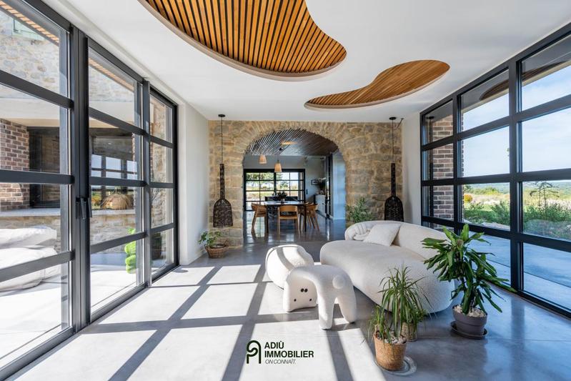 Mas - 345 m² - 7 pièces