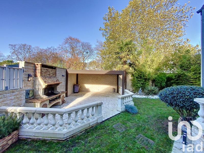 Maison - 270 m² - 6 pièces