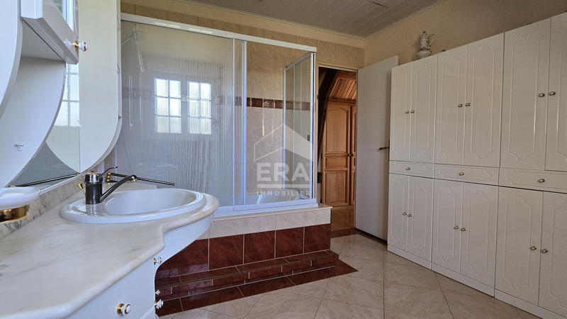 Maison - 139 m² - 7 pièces