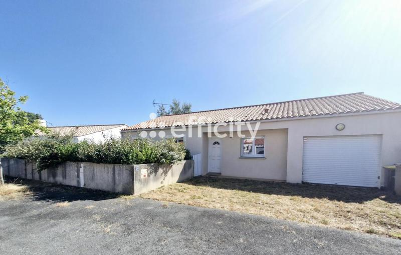 Maison - 85 m² - 4 pièces