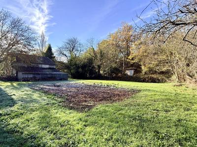 Terrain constructible - 1 114 m²