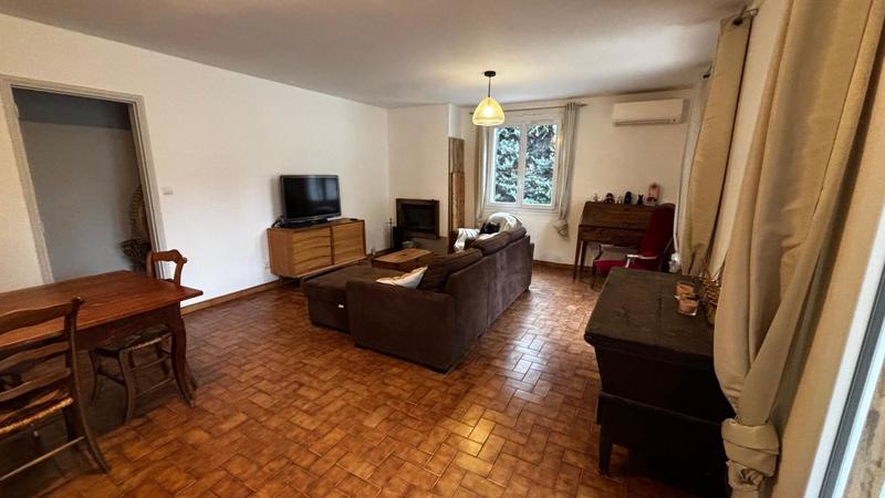 Maison - 180 m² - 7 pièces