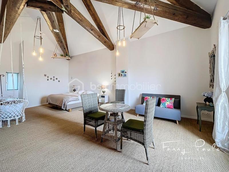 Demeure - 270 m² - 8 pièces