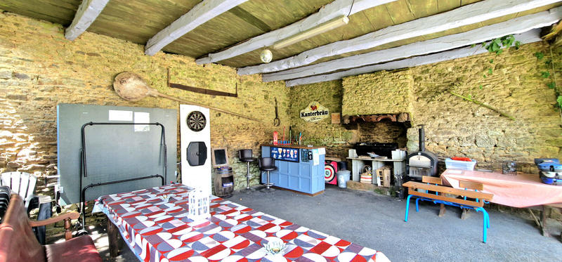 Maison - 315 m² - 13 pièces