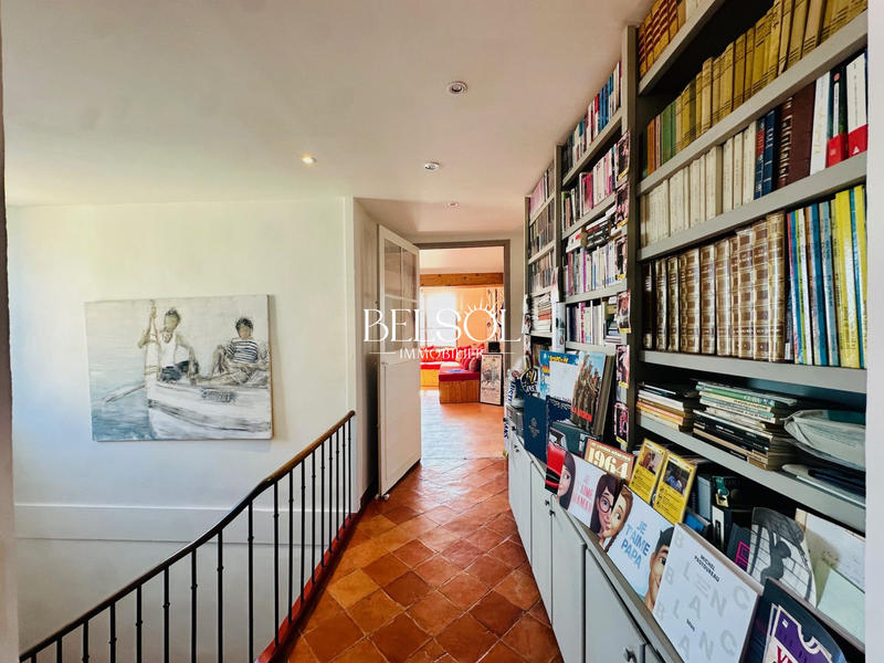 Maison - 458 m² - 7 pièces