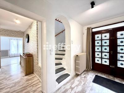 Pavillon - 194 m² - 8 pièces