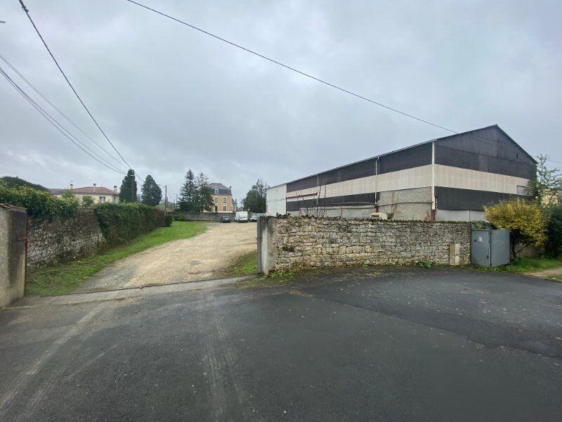 Local commercial - 786 m² - 1 pièce