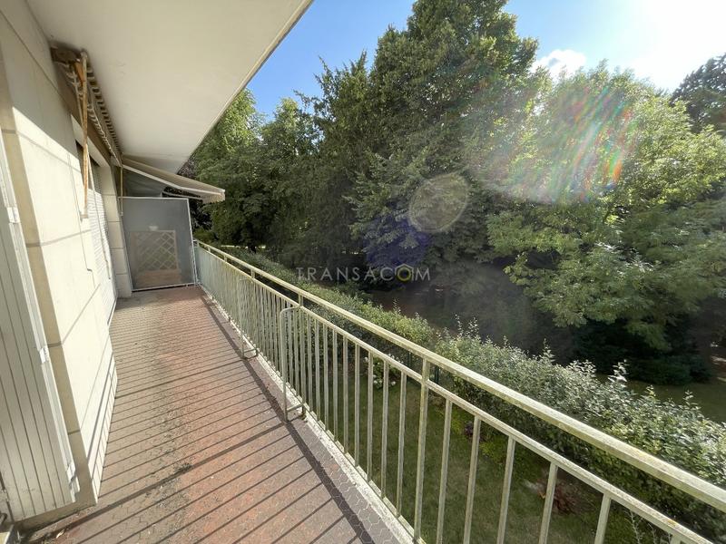 Appartement - 79 m² - 2 pièces