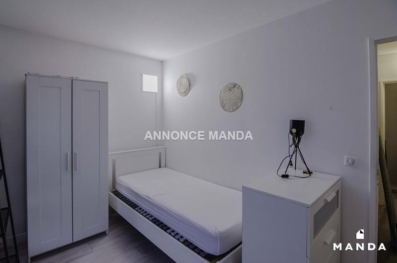 Chambre - 9 m² - 5 pièces