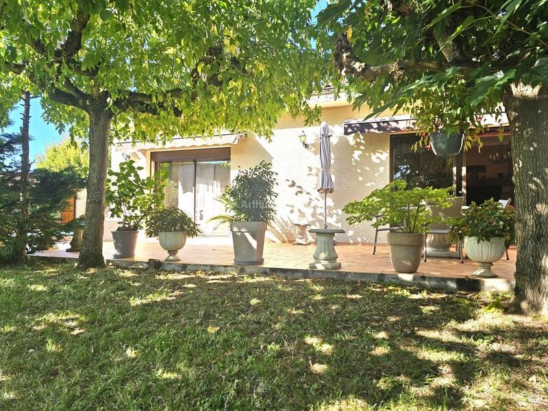 Maison - 280 m² - 8 pièces