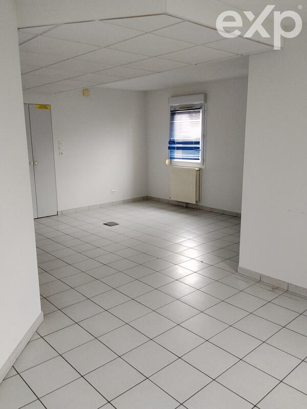 Bureau - 93 m² - 5 pièces