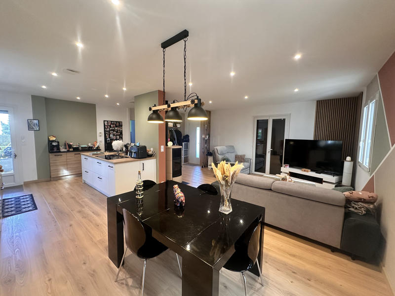 Maison - 97 m² - 4 pièces