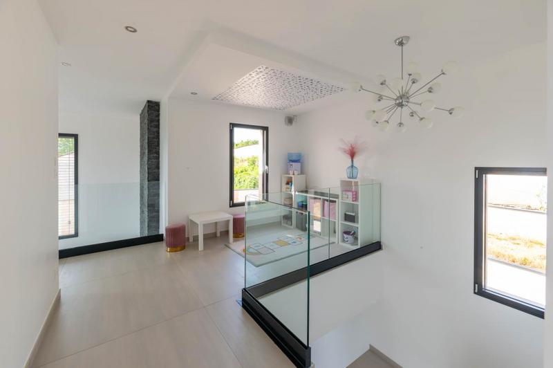 Maison - 226 m² - 6 pièces