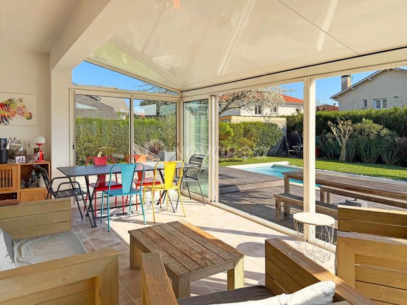 Maison - 137 m² - 6 pièces