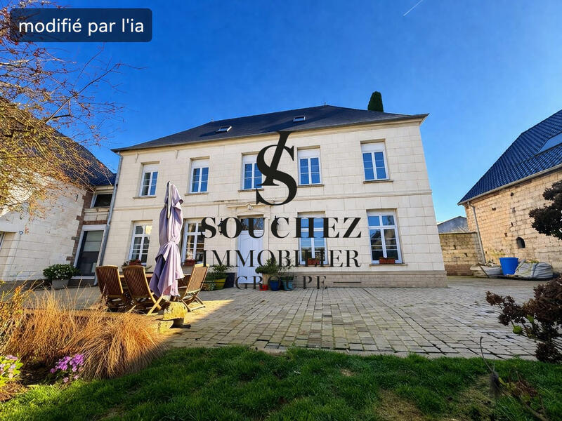 Maison - 250 m² - 8 pièces