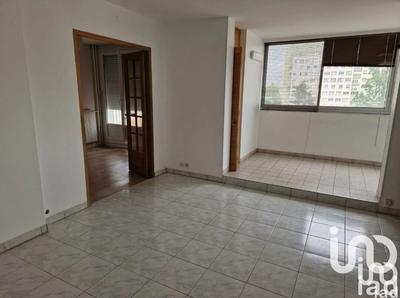 Appartement - 90 m² - 5 pièces