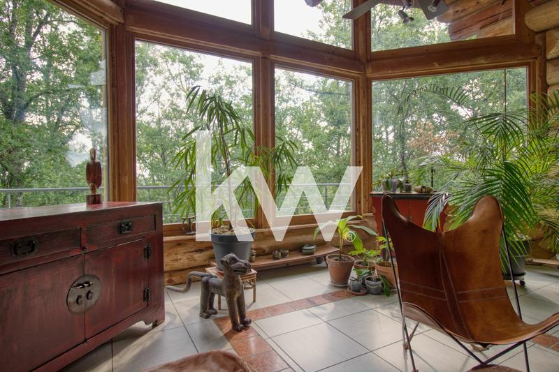 Maison - 260 m² - 8 pièces