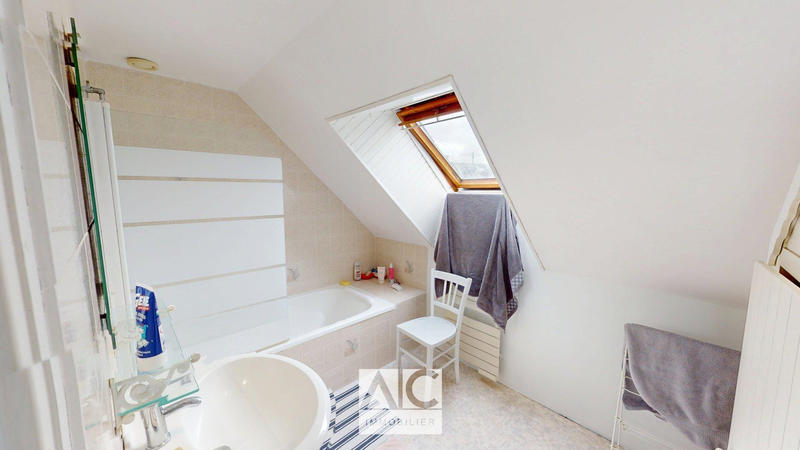 Maison - 190 m² - 8 pièces